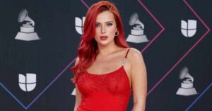 Bella Thorne once again raised the temperature by showing off her assets and sexy navel through a revealing dress